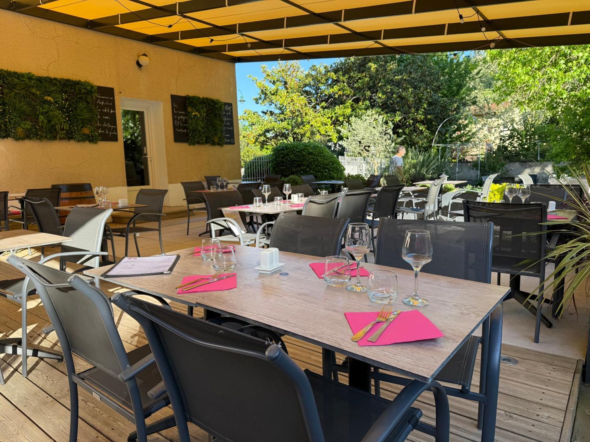 Saint-Désirat Hotel Restaurant La Desirade מראה חיצוני תמונה